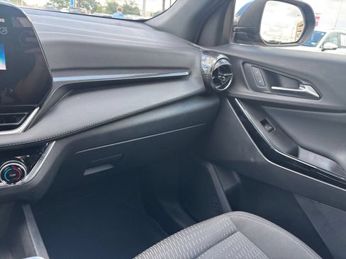 Used 2025 Chevrolet Equinox LT FWD image 35