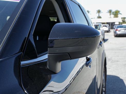 Used 2025 Nissan Pathfinder S FWD image 12