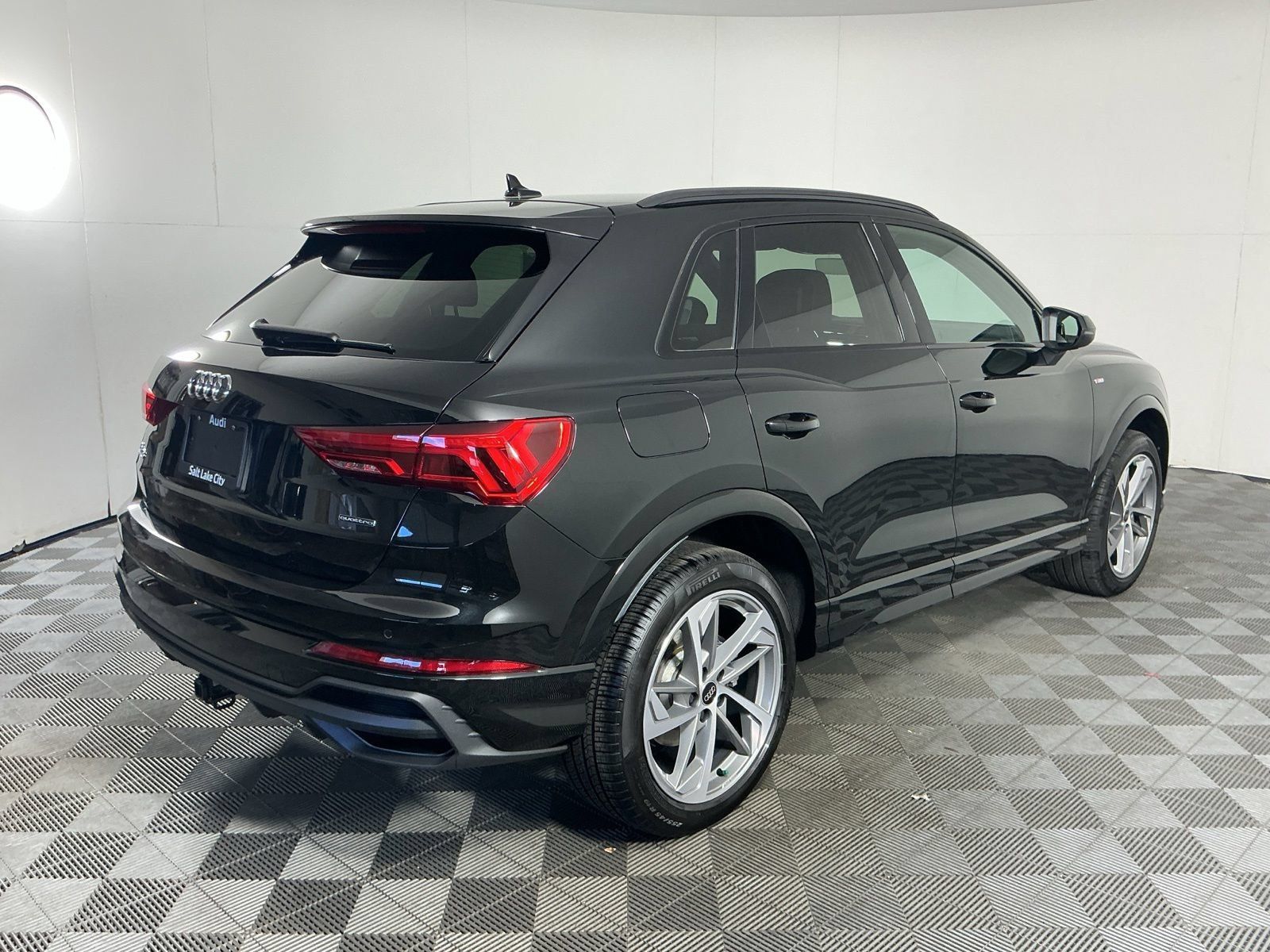 Used 2025 Audi Q3 2.0T Premium AWD/4WD image 8
