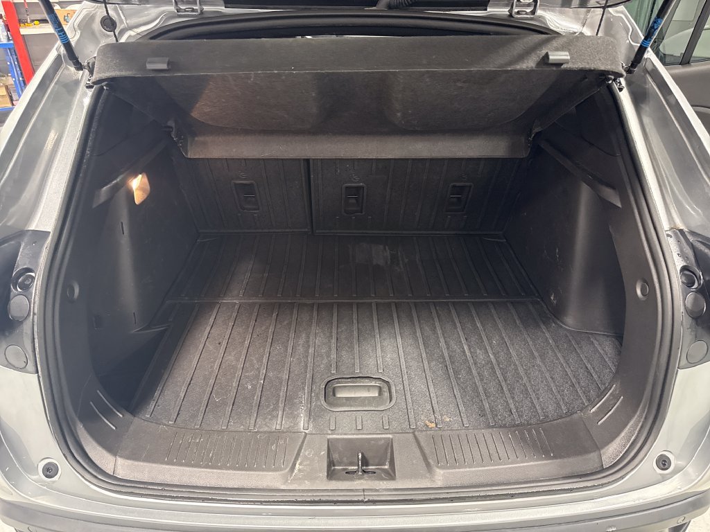 Used 2025 Chevrolet Trax RS w/ Sunroof Package FWD image 43