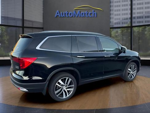 Used 2018 Honda Pilot Touring image 11