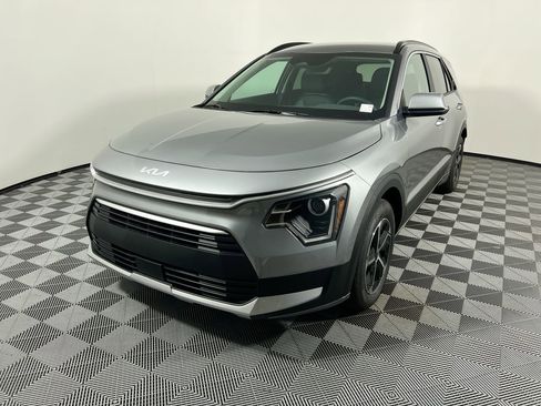 New 2025 Kia Niro SX image 9