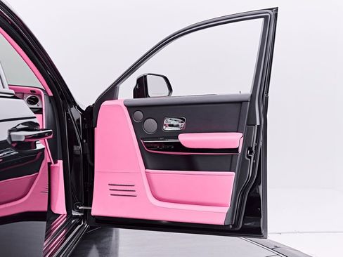 Used 2024 Rolls-Royce Phantom Sedan w/ The Phantom Package RWD image 31