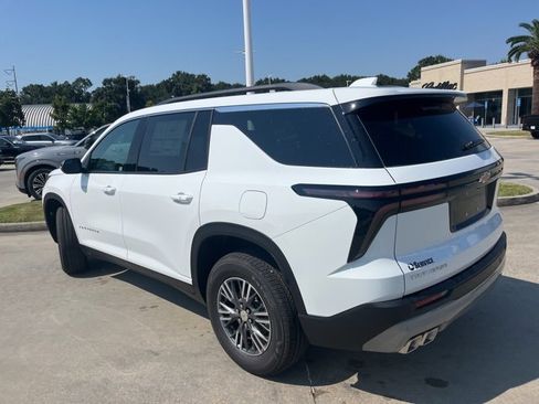 New 2026 Chevrolet Traverse LT w/ LPO, Floor Liner Package image 4