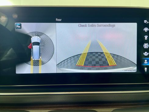 Used 2021 Mercedes-Benz GLS 580 4MATIC image 20