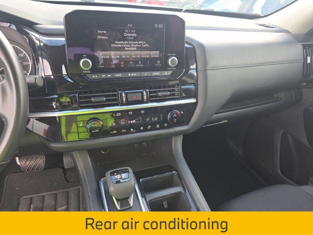 Used 2025 Nissan Pathfinder SV FWD image 6