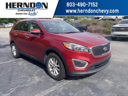Used 2018 Kia Sorento FWD image 1