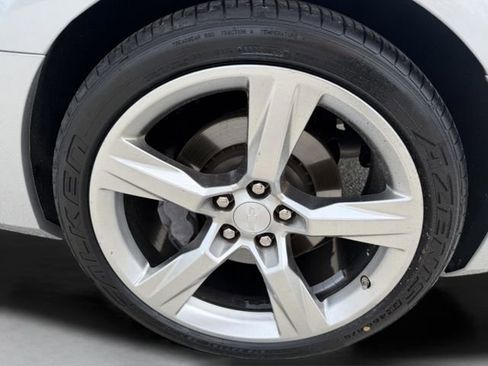 Used 2018 Chevrolet Camaro SS RWD image 32