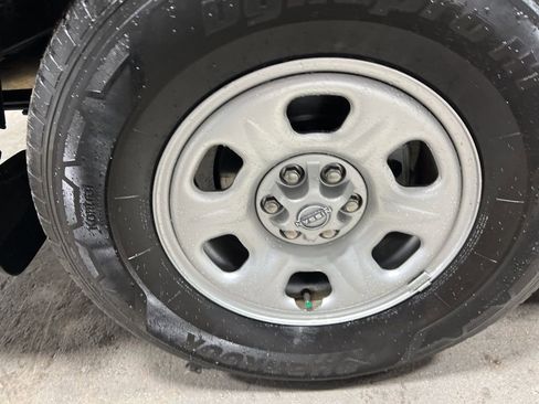 Used 2023 Nissan Frontier S w/ Technology Package image 38