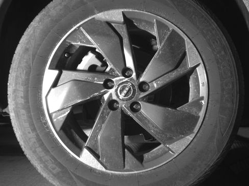 Used 2025 Nissan Rogue SV image 15