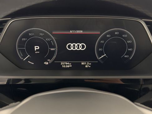 Used 2024 Audi Q8 e-tron Premium Plus w/ Premium Plus Package AWD/4WD image 26
