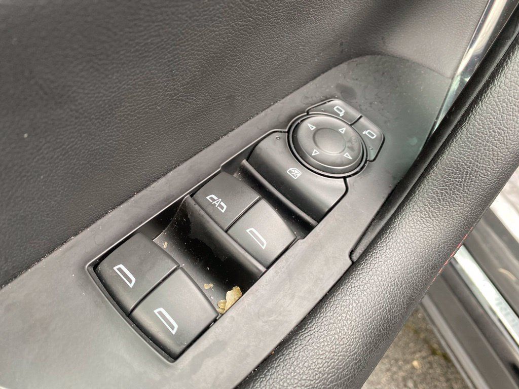Used 2025 Chevrolet Blazer RS FWD image 13