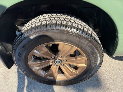 Used 2024 Nissan Titan SV w/ SV Bronze Edition Package image 5