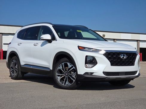 Used 2019 Hyundai Santa Fe FWD image 2