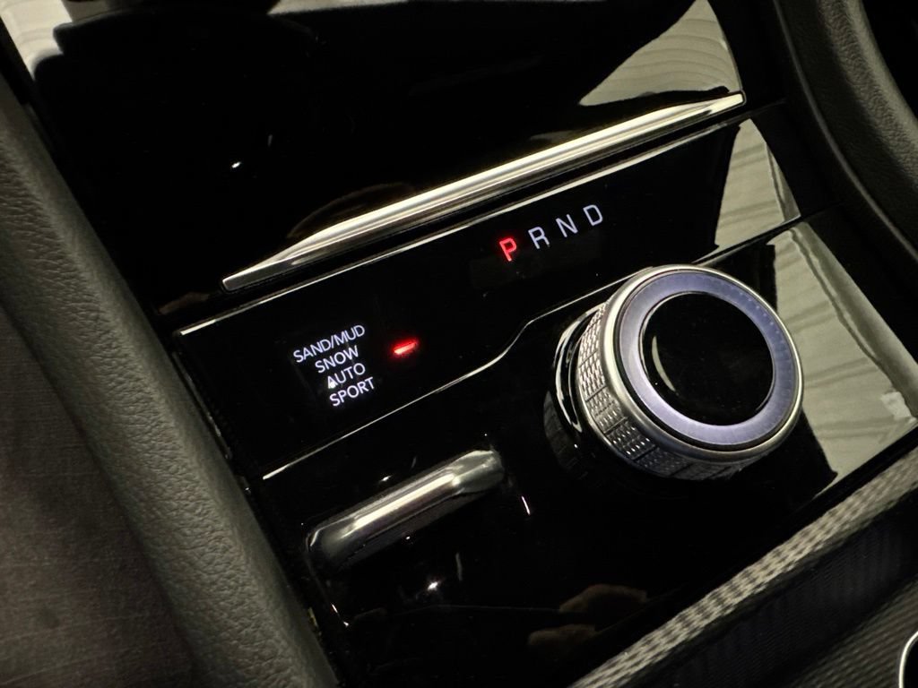 Used 2024 Jeep Grand Cherokee Limited AWD/4WD image 39