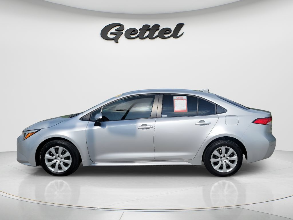 Certified 2025 Toyota Corolla LE FWD image 8
