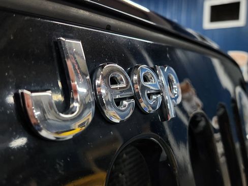 Used 2015 Jeep Wrangler Unlimited Sahara w/ Dual Top Group image 47