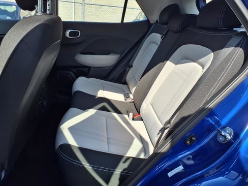 New 2025 Hyundai Venue SEL image 6