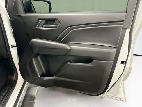 Used 2025 Chevrolet Colorado Trail Boss AWD/4WD image 33