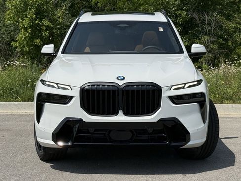 Used 2026 BMW X7 xDrive40i w/ M Sport Package image 2