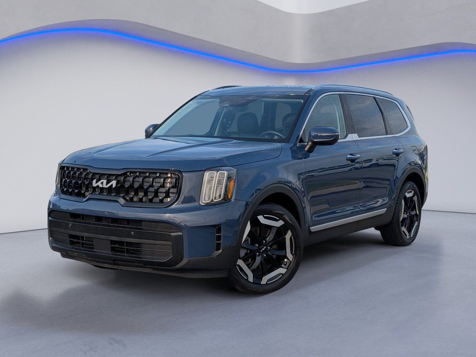 Used 2025 Kia Telluride S AWD/4WD image 2