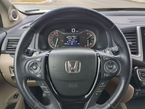 Used 2016 Honda Pilot Touring image 15