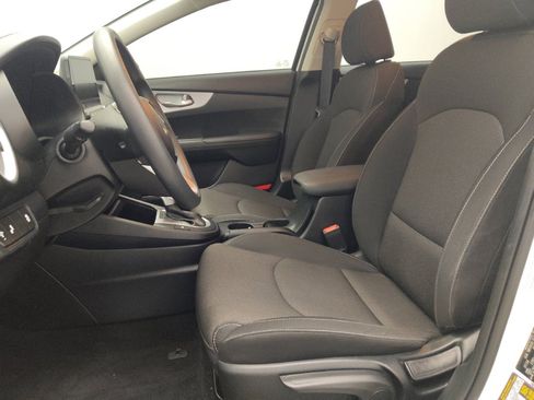 Used 2024 Kia Forte LXS w/ LXS Technology Package image 17