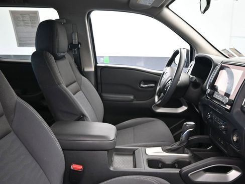 Used 2022 Nissan Frontier SV RWD image 10