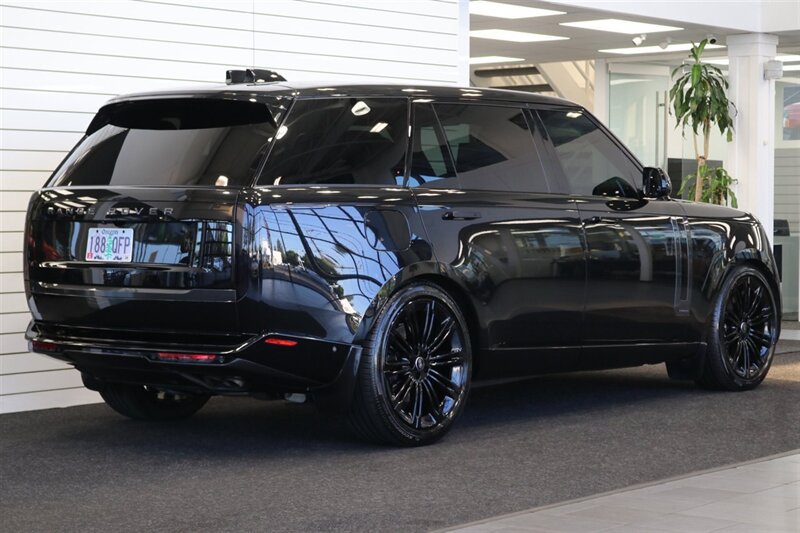 Used 2025 Land Rover Range Rover Long Wheelbase Autobiography AWD/4WD image 7