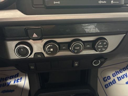 Used 2017 Toyota Tacoma SR5 image 17