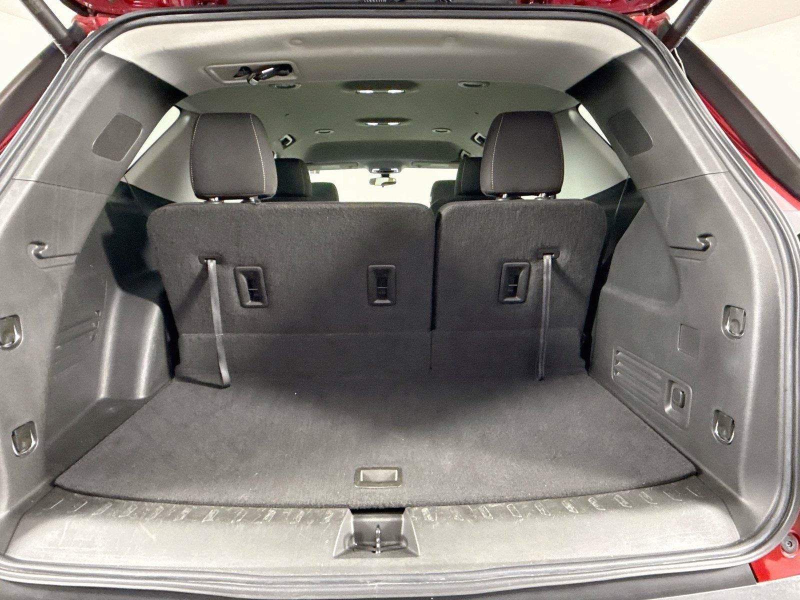 Used 2021 Chevrolet Traverse LT FWD image 36