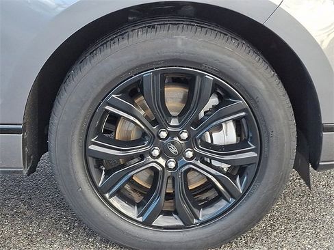 Used 2022 Ford Edge SE w/ Black Appearance Package image 8