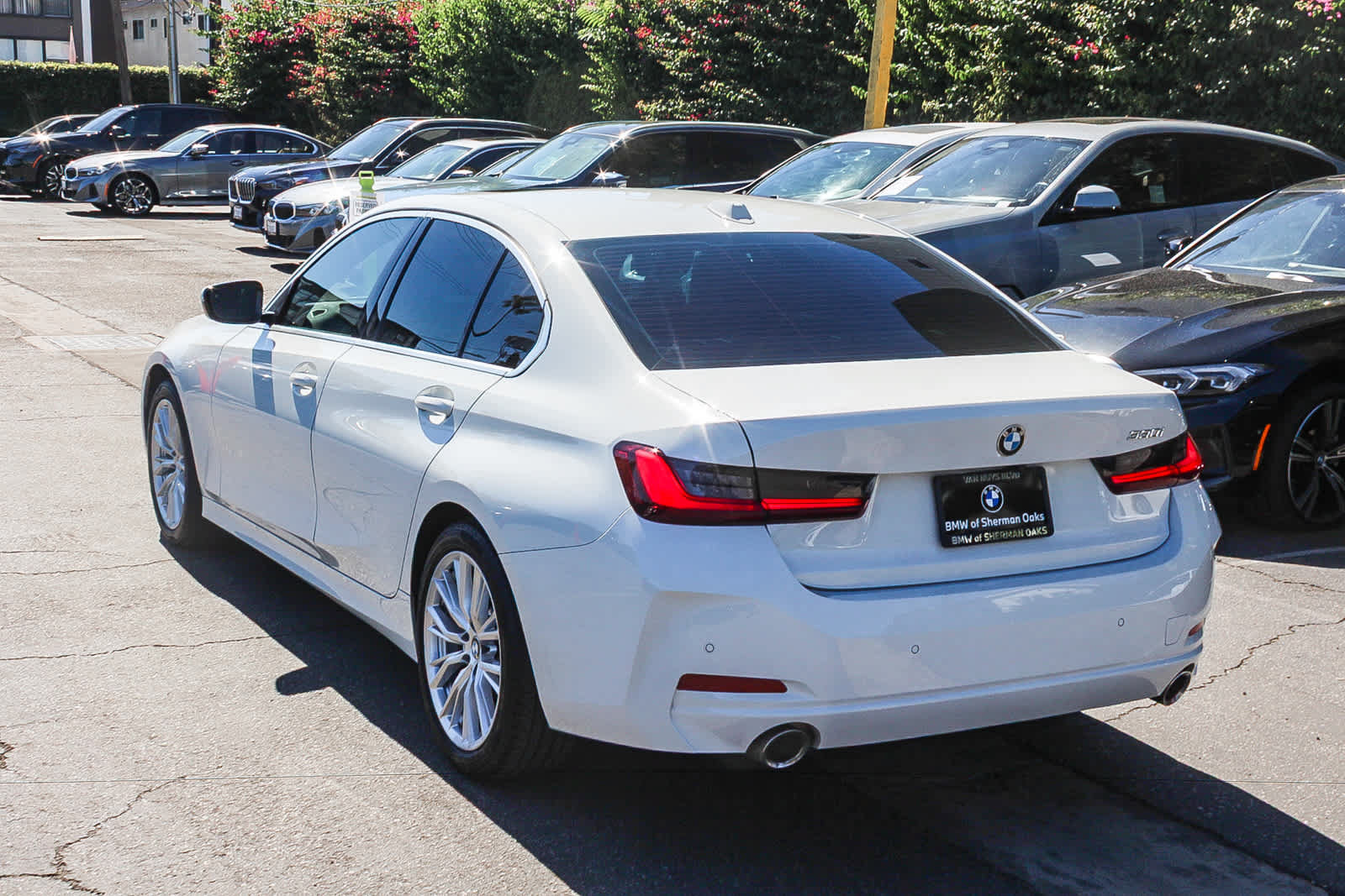 Used 2024 BMW 330i Sedan w/ Premium Package RWD image 10
