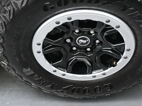 Used 2025 Ford Bronco Outer Banks w/ Sasquatch Package AWD/4WD image 31