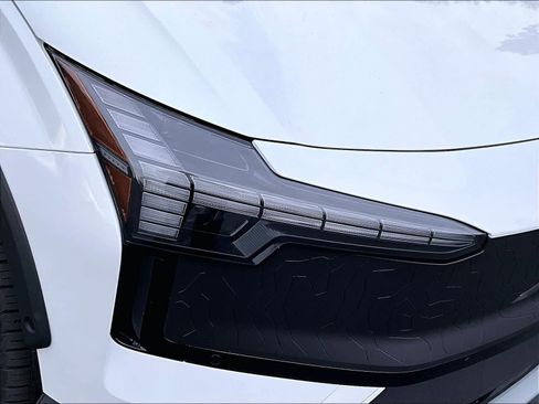 New 2026 Volvo EX30 Cross Country Ultra w/ Protection Package Premier image 32