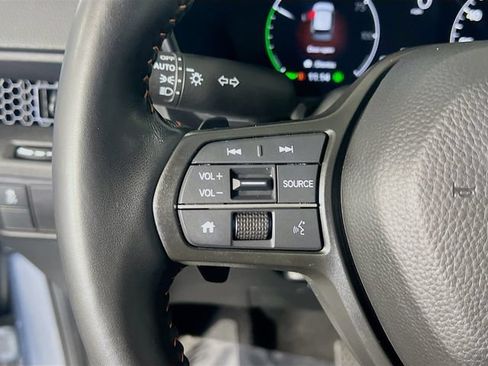 Used 2025 Honda CR-V Sport image 17