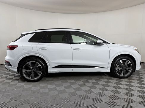 Used 2024 Audi Q4 e-tron Prestige image 7