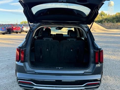 Used 2021 Kia Sorento S w/ Panoramic Sunroof Package FWD image 17