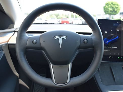 Used 2024 Tesla Model Y Long Range AWD/4WD image 9
