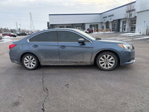 Used 2017 Subaru Legacy 2.5i Premium image 9