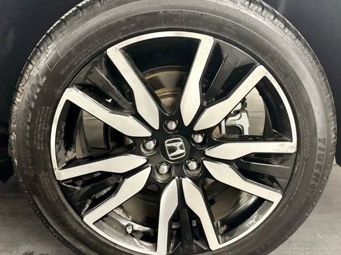 Used 2019 Honda Pilot Touring image 10