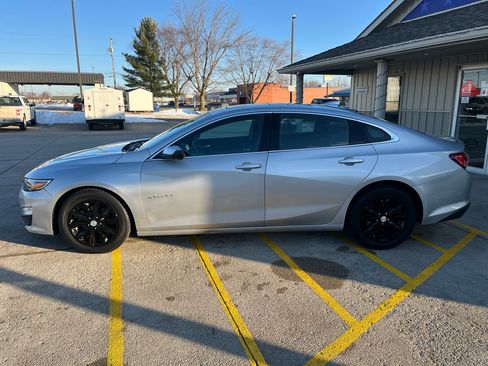 Used 2021 Chevrolet Malibu LT image 4