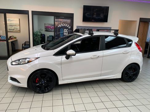 Used 2017 Ford Fiesta ST image 2