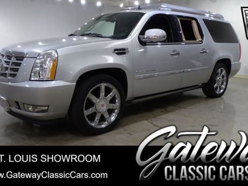 Used 2011 Cadillac Escalade ESV Premium image 1