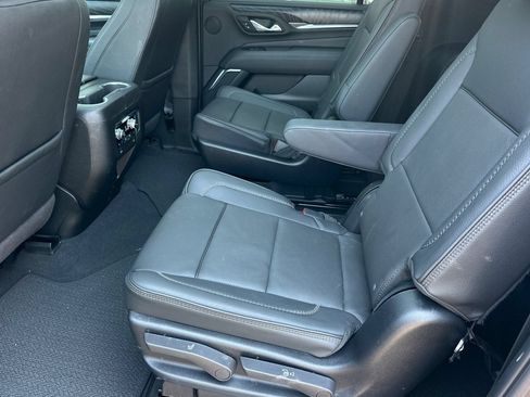 Used 2024 GMC Yukon XL Denali AWD/4WD image 12