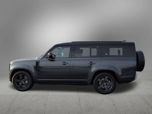 Used 2024 Land Rover Defender 130 S image 3
