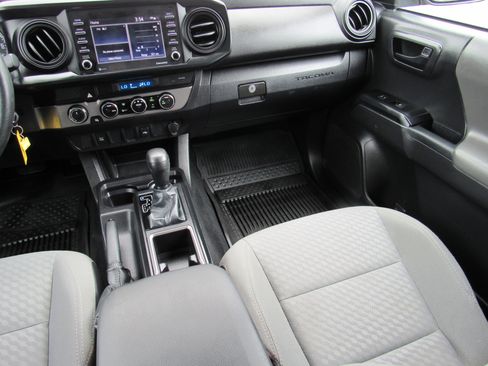 Used 2022 Toyota Tacoma SR image 15