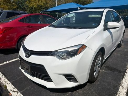 Used 2016 Toyota Corolla LE FWD image 3