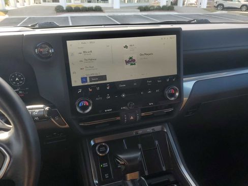 Used 2024 Lexus GX 550 Luxury image 12