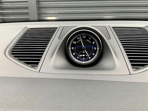 New 2025 Porsche Macan image 30